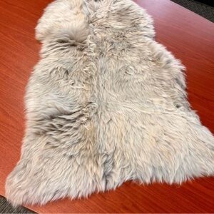 100% Genuine Sheepskin Rug